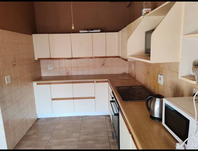 2 BEDROOM HOUSE FOR SALE IN KENSINGTON